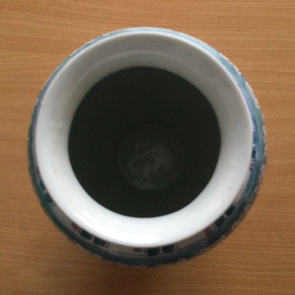 A Chinese porcelain vase green pink flower 9.5" - Picture 5 of 6